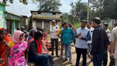 बस्तर के बाढ़ प्रभावित क्षेत्र में निरीक्षण करते वन मंत्री केदार कश्यप
