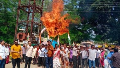 नारायणपुर में चुनावी प्रक्रिया को लेकर कांग्रेस कार्यकर्ताओं का प्रदर्शन