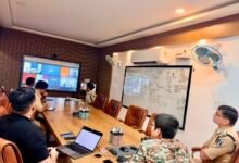 नारायणपुर में यूनिफाइड डिस्ट्रिक्ट ऑपरेशनल कमांड की बैठक में पुलिस एवं सुरक्षा बलों के अधिकारी