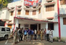 नारायणपुर पुलिस की जुआ कार्रवाई में जब्त नकदी और ताश की गड्डियां
