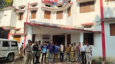 नारायणपुर पुलिस की जुआ कार्रवाई में जब्त नकदी और ताश की गड्डियां