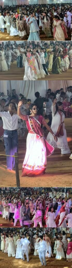 नारायणपुर फुटबॉल स्टेडियम में गरबा महोत्सव के दौरान सामूहिक नृत्य करते प्रतिभागी