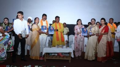 मंत्री केदार कश्यप द्वारा नारायणपुर के शिक्षकों की नवपंख स्वरचित पत्रिका का विमोचन