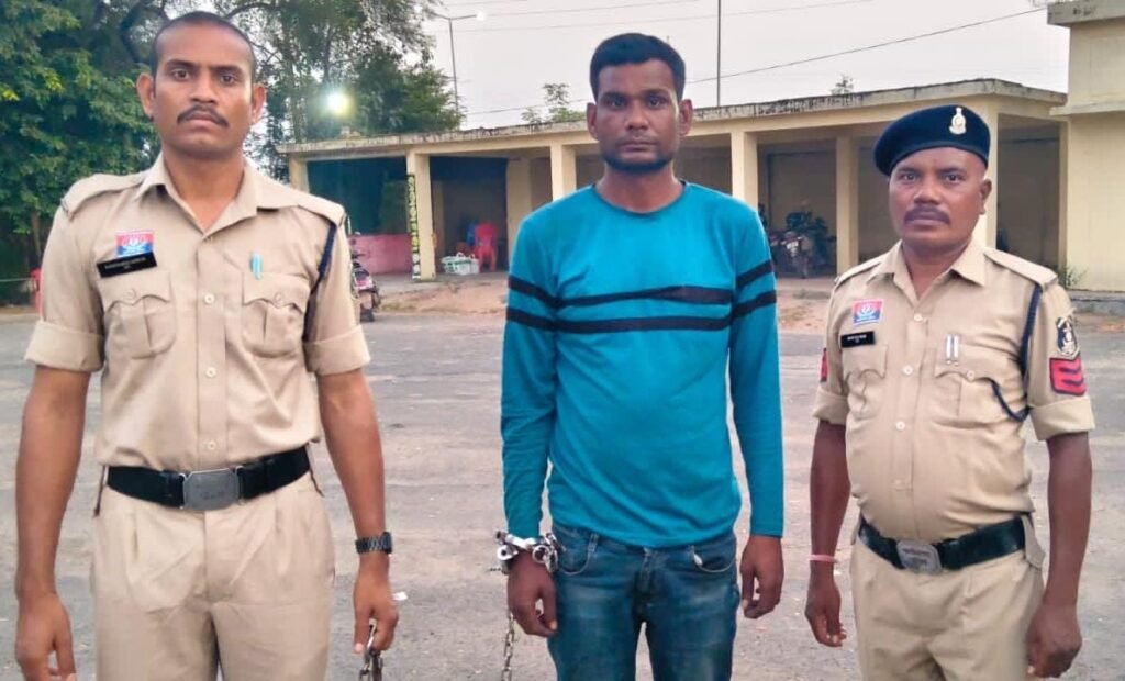 बिरेझर पुलिस द्वारा मोबाइल झपटमारी के मामले में गिरफ्तार आरोपी जितेंद्र नवरंगे
